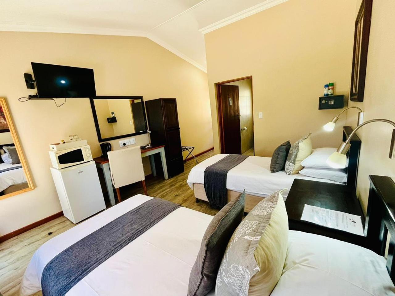 17 On Bird Guest House Beaufort West Bagian luar foto